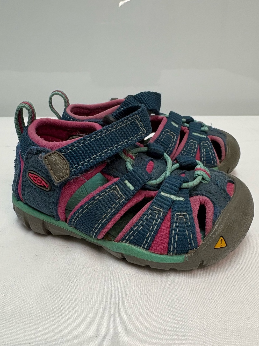 KEEN Children's Seacamp II CNX Sandals Blue Pink Baby Size 4 Infant Toddler